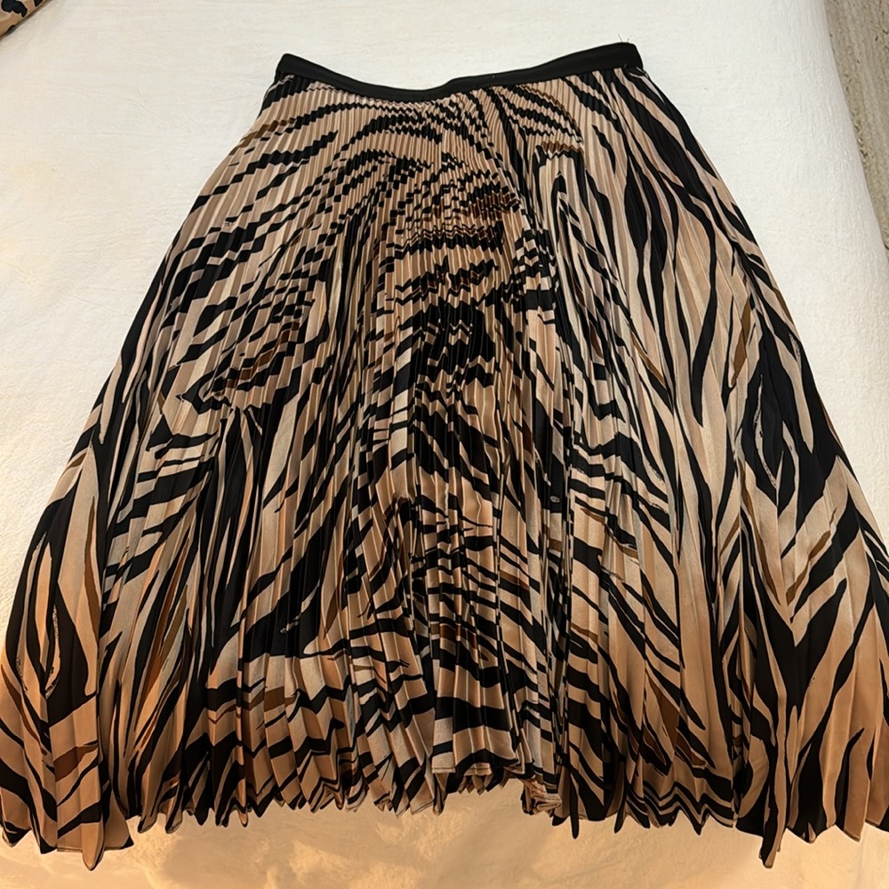 NWOT Bailey44 Logan Skirt - Picture 9 of 12